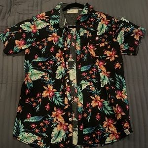 Large Summer Button Up Free Planet Brand Floral Pattern